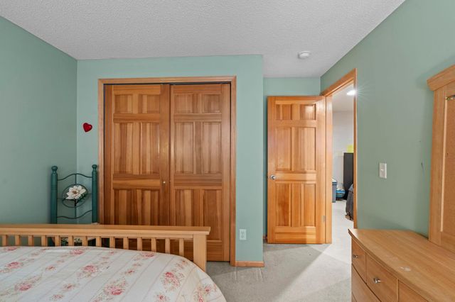 17594 Wiedman Way, Eden Prairie, MN 55347