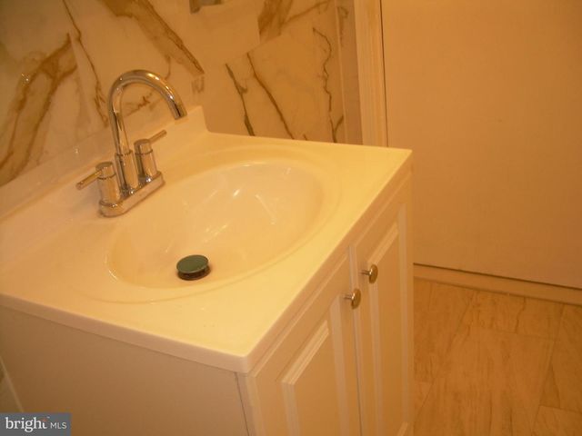 853 ANCHOR STREET, Philadelphia, PA 19124