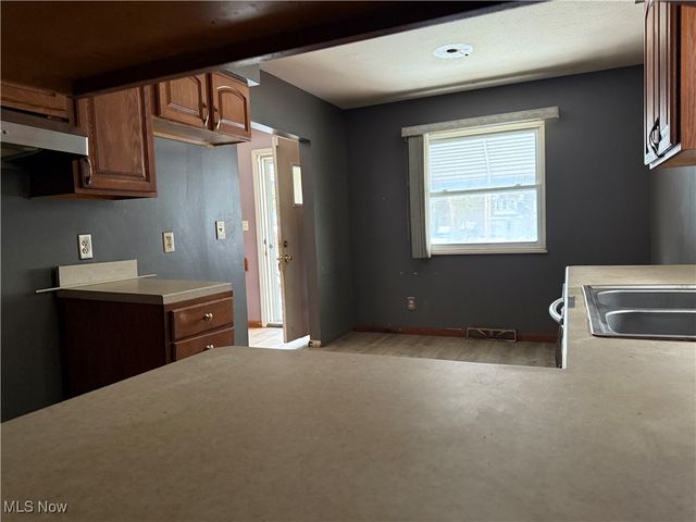 5220 Forest Avenue, Maple Heights, OH 44137