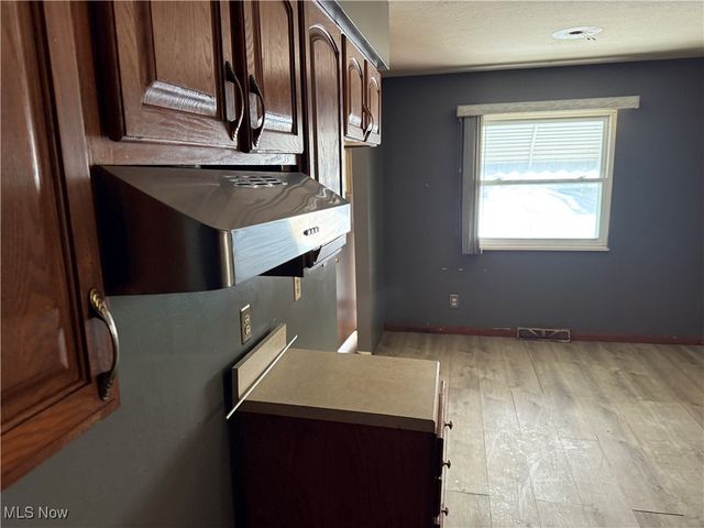 5220 Forest Avenue, Maple Heights, OH 44137