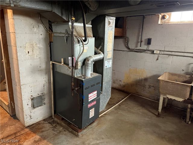 5220 Forest Avenue, Maple Heights, OH 44137