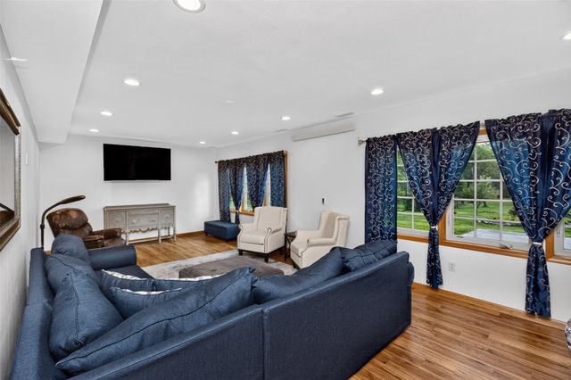 6125 SE 16th Court, Des Moines, IA 50320