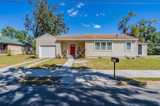 112 S MOSS STREET, Leesburg, FL 34748