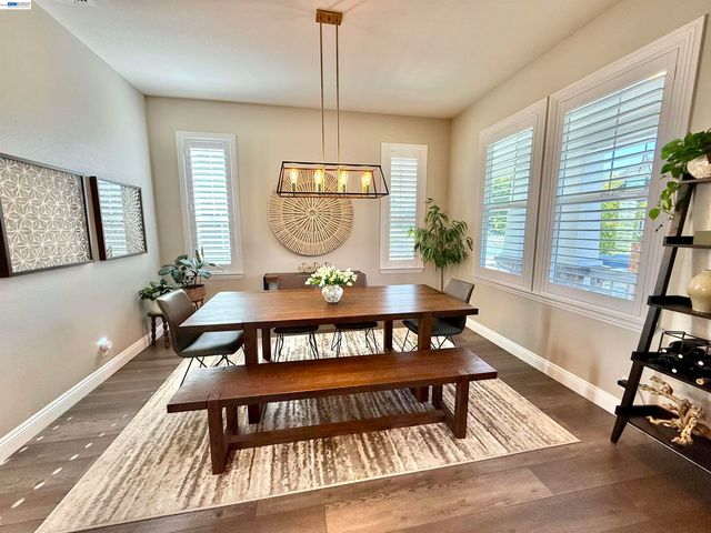 2942 San Minete Dr, Livermore, CA 94550