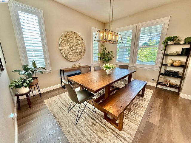 2942 San Minete Dr, Livermore, CA 94550
