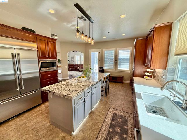 2942 San Minete Dr, Livermore, CA 94550
