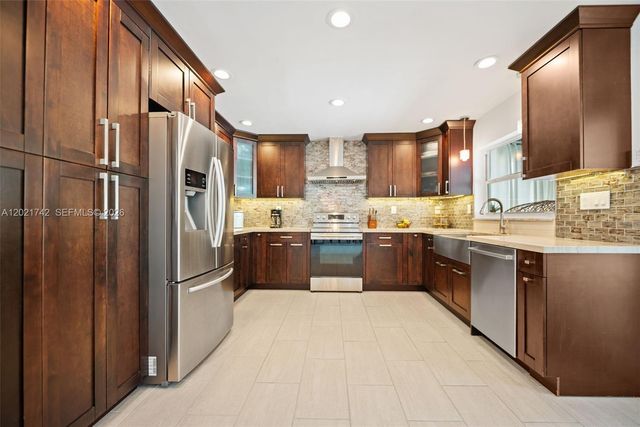 1183 Robin Ave, Miami Springs, FL 33166