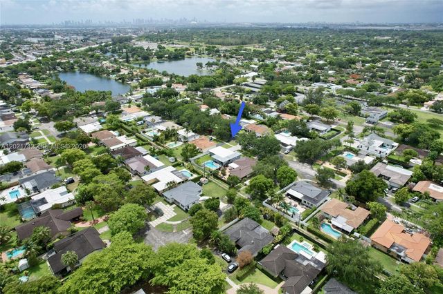 1183 Robin Ave, Miami Springs, FL 33166
