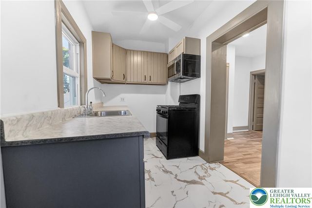 1128 Maple Street, Bethlehem City, PA 18018