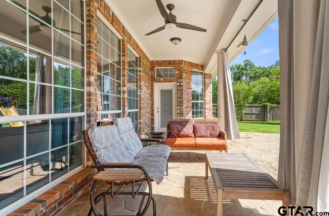 11232 Marsh Wren Circle, Flint, TX 75762