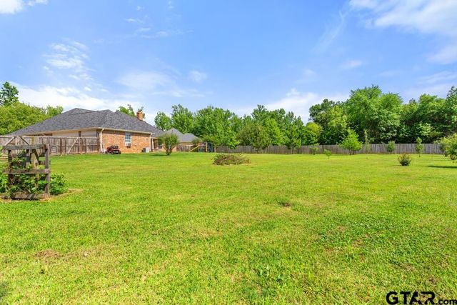 11232 Marsh Wren Circle, Flint, TX 75762