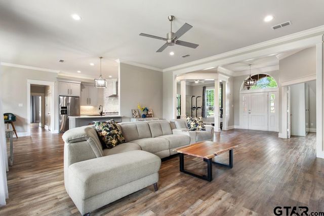 11232 Marsh Wren Circle, Flint, TX 75762