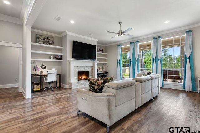 11232 Marsh Wren Circle, Flint, TX 75762