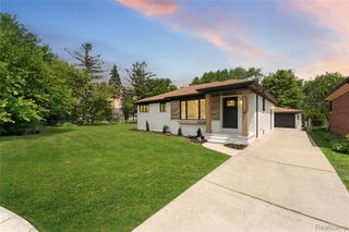 26318 San Rosa Street, Saint Clair Shores, MI 48081