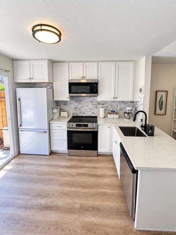 6576 Bell Bluff Ave B, San Diego, CA 92119 — exterior