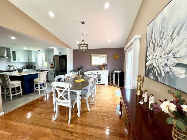 27 Hill St, Leominster, MA 01453