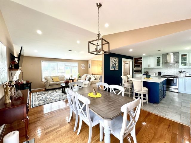 27 Hill St, Leominster, MA 01453