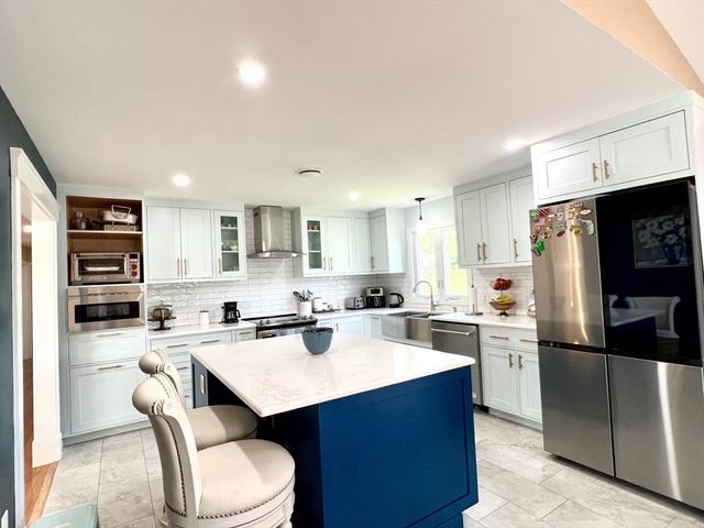 27 Hill St, Leominster, MA 01453