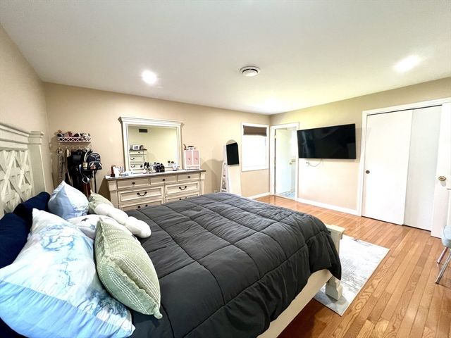 27 Hill St, Leominster, MA 01453