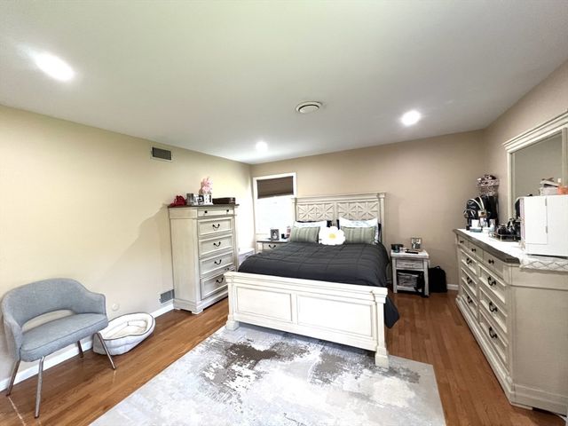 27 Hill St, Leominster, MA 01453