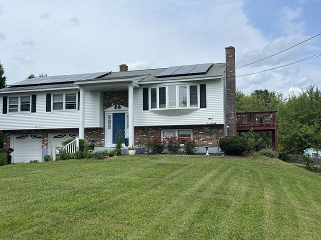 27 Hill St, Leominster, MA 01453