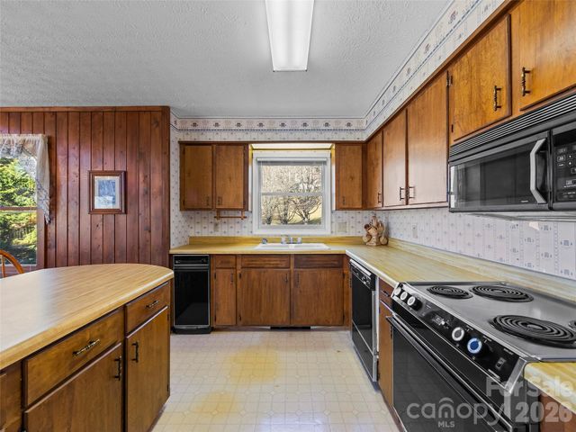 164 Bluebird Lane, Maggie Valley, NC 28751