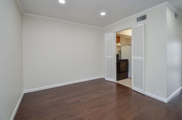 2121 Fountain View Drive 50, Houston, TX 77057