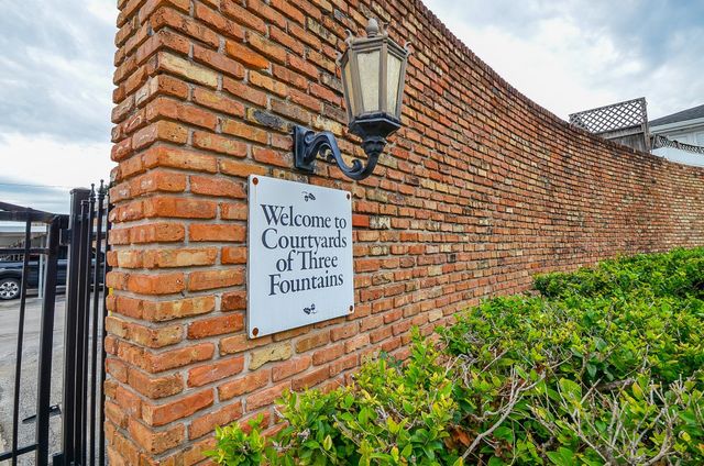2121 Fountain View Drive 50, Houston, TX 77057