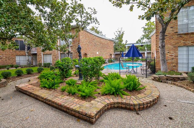 2121 Fountain View Drive 50, Houston, TX 77057