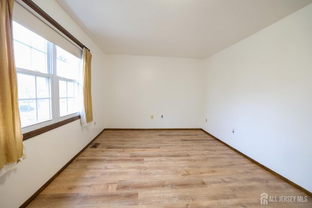 3 Jefferson Drive, Spotswood, NJ 08884