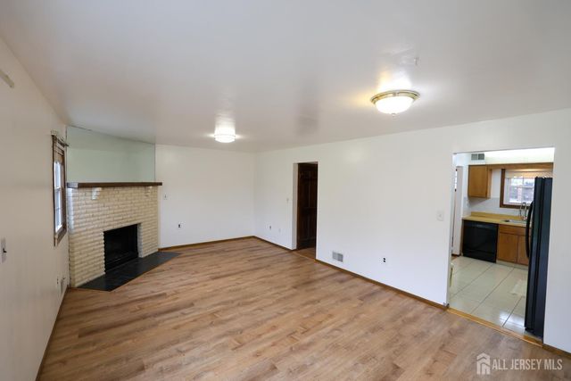 3 Jefferson Drive, Spotswood, NJ 08884