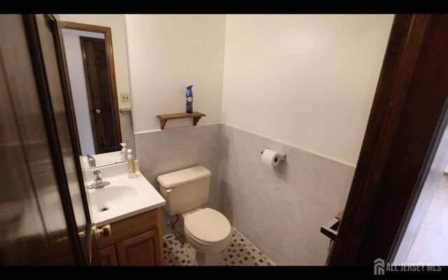 3 Jefferson Drive, Spotswood, NJ 08884