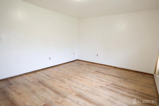 3 Jefferson Drive, Spotswood, NJ 08884