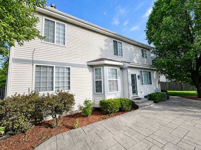 210 Balmoral Court, Glendale Heights, IL 60139