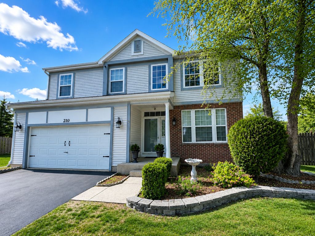 210 Balmoral Court, Glendale Heights, IL 60139