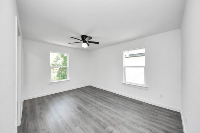 7611 Shotwell A B, Houston, TX 77016