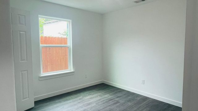 7611 Shotwell A B, Houston, TX 77016