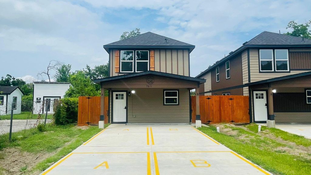 7611 Shotwell A B, Houston, TX 77016