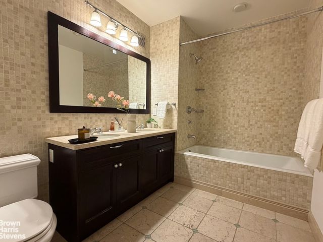 18 E 12th St Apt 7B, New York City, NY 10003