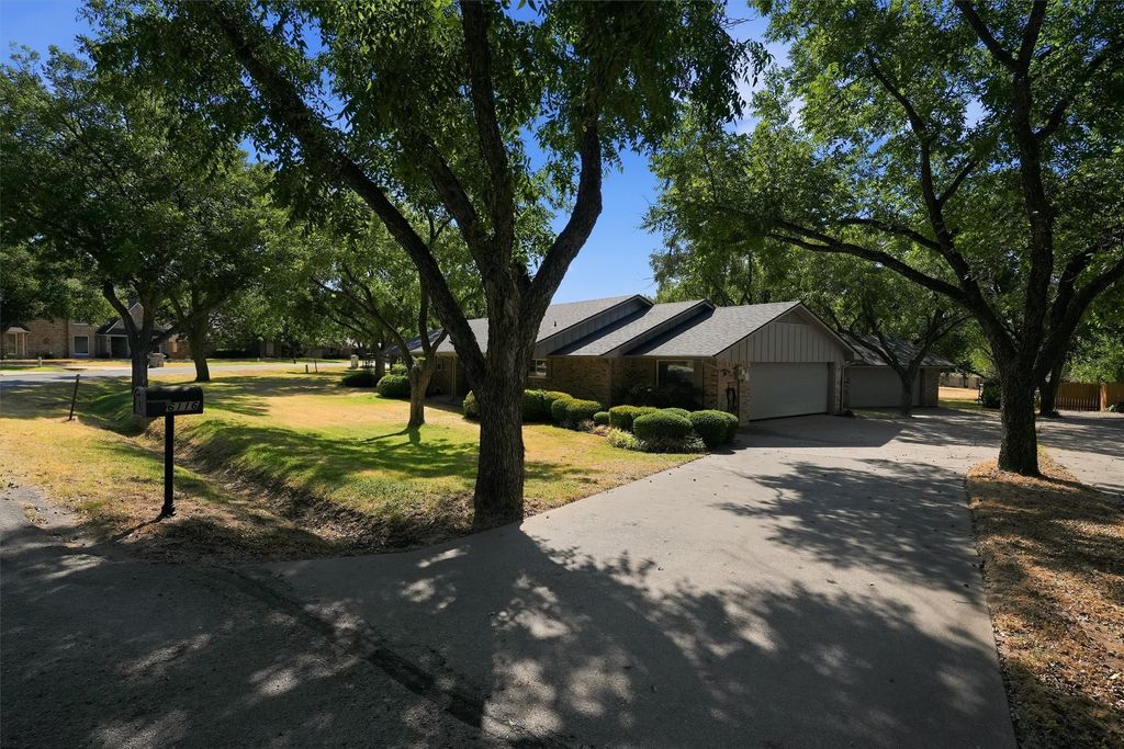 6116 Belvidere Circle, Granbury, TX 76049 — photo 4