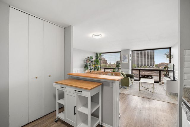 4343 N Clarendon Avenue 817, Chicago, IL 60613