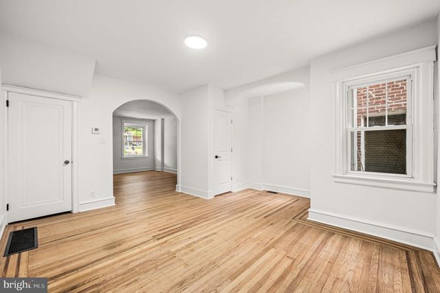 4428 SHERWOOD RD, Philadelphia, PA 19131