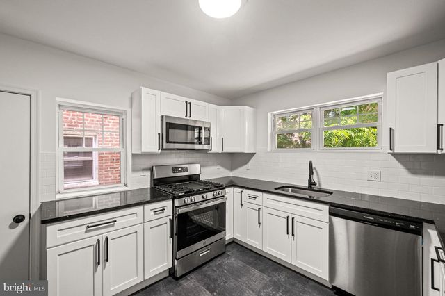 4428 SHERWOOD RD, Philadelphia, PA 19131
