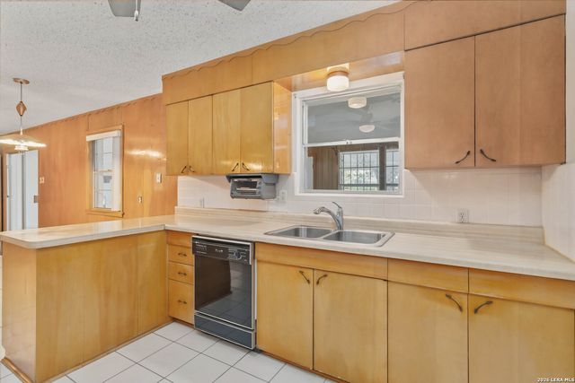 5514 Horizon Dr, San Antonio, TX 78228