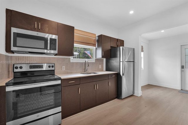 21 NE 48th St 2, Miami, FL 33137