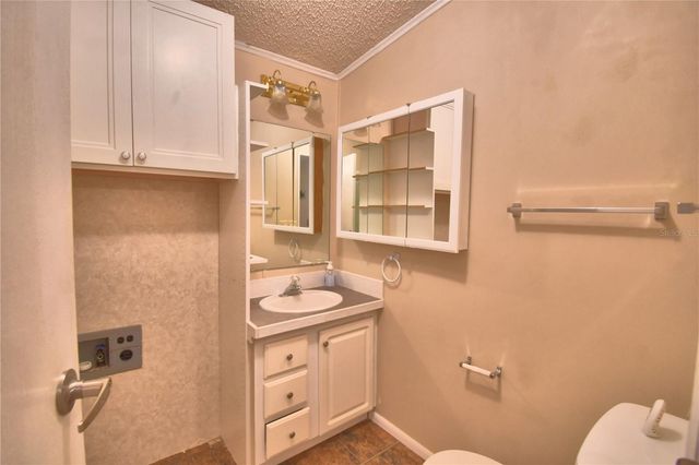 6086 SOUTHERN OAKS DRIVE, Winter Haven, FL 33884