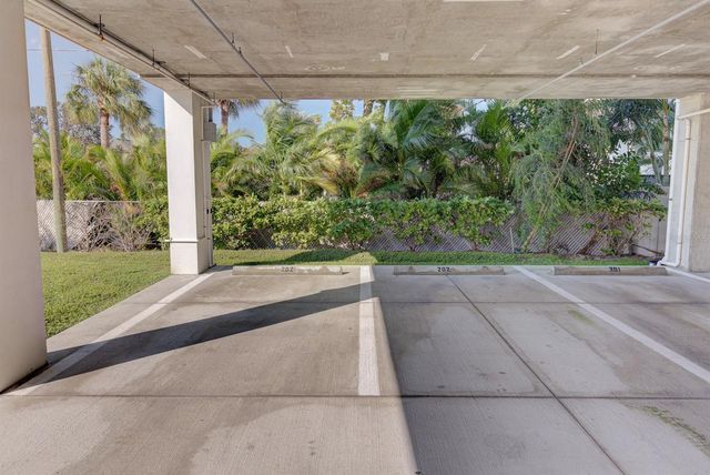 15305 1ST STREET E 202, Madeira Beach, FL 33708