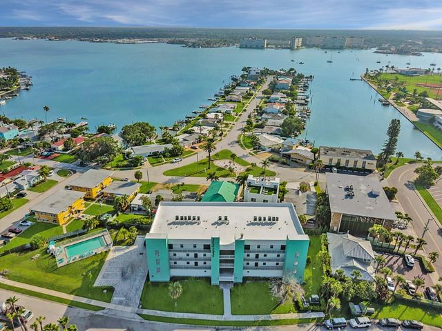 15305 1ST STREET E 202, Madeira Beach, FL 33708