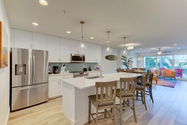 15305 1ST STREET E 202, Madeira Beach, FL 33708