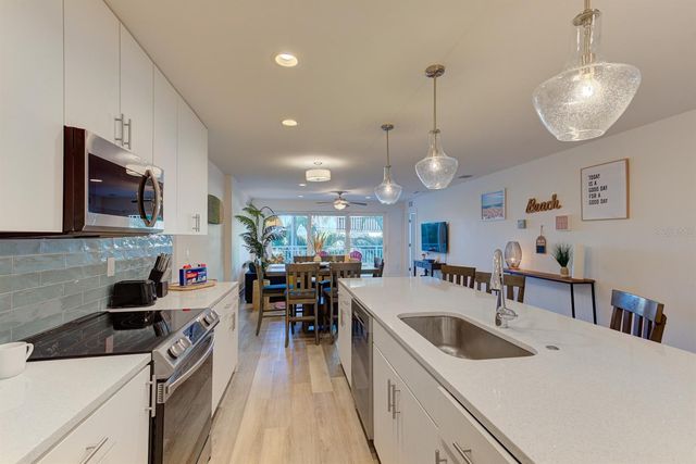 15305 1ST STREET E 202, Madeira Beach, FL 33708